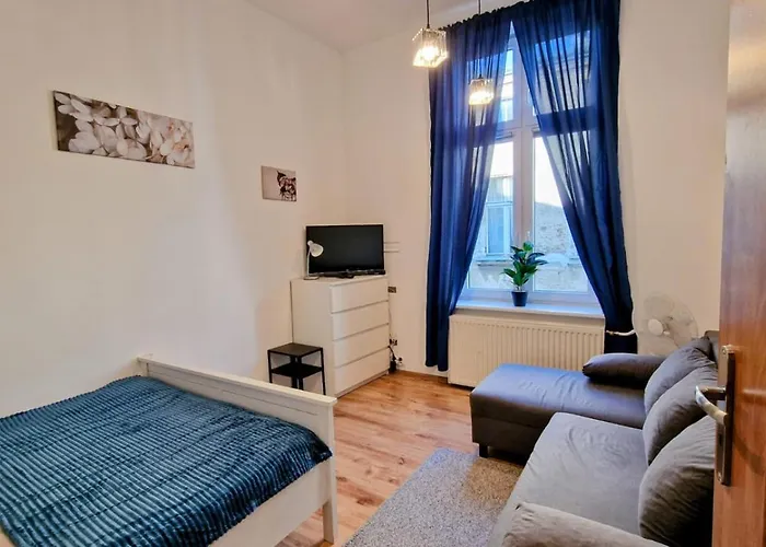 Luxury Location-bright&parking