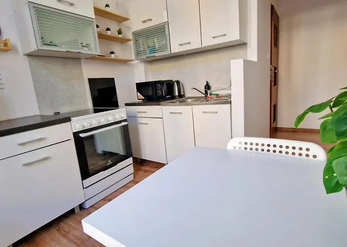 Luxury Location-bright&parking *